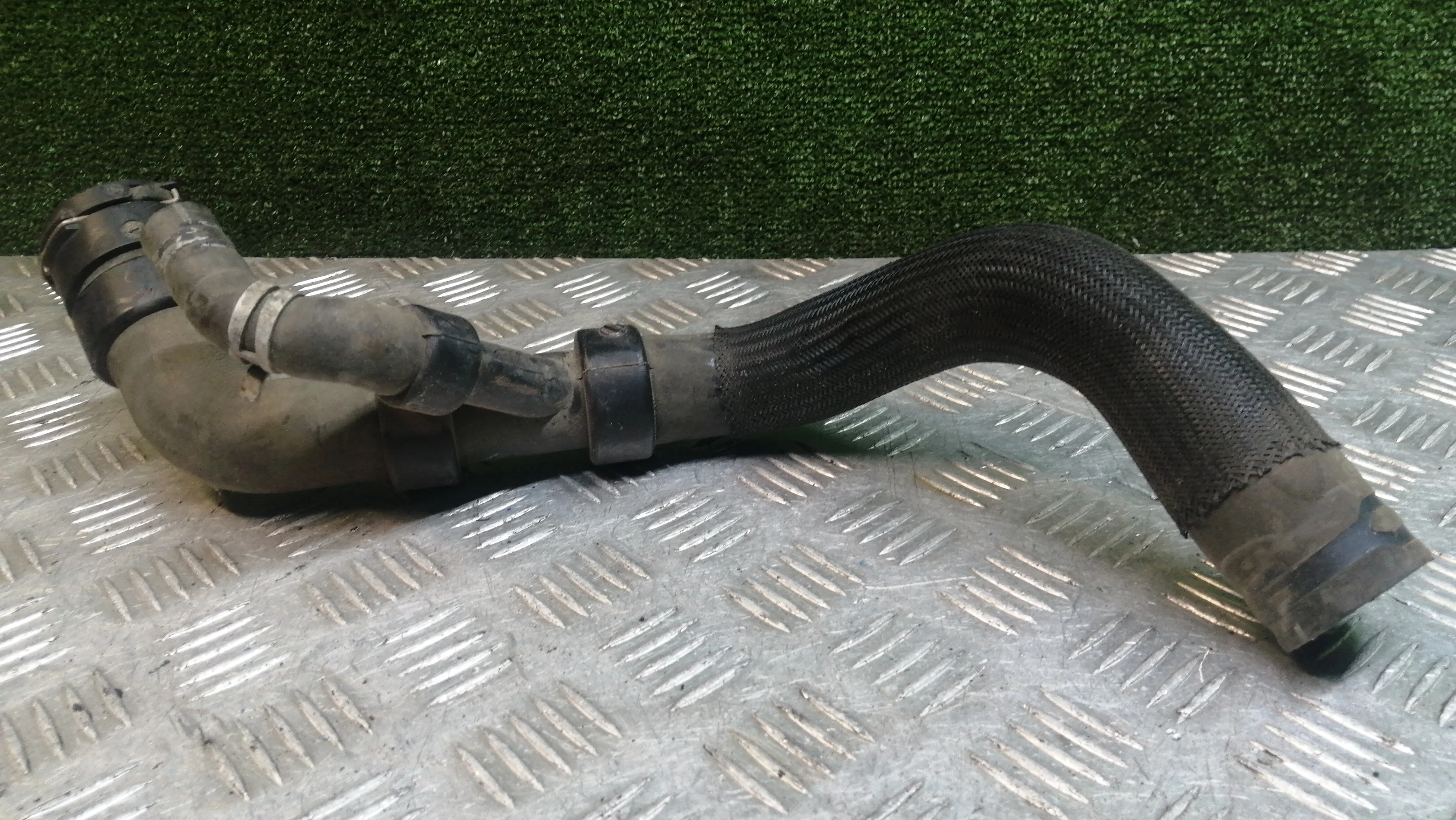 патрубок радиатора Land Rover 224DT L359 Land Rover Freelander 224DT L359 LR006993