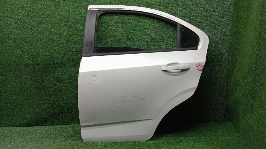 дверь боковая Chevrolet F16D4 T300 Chevrolet Aveo F16D4 T300 95330582