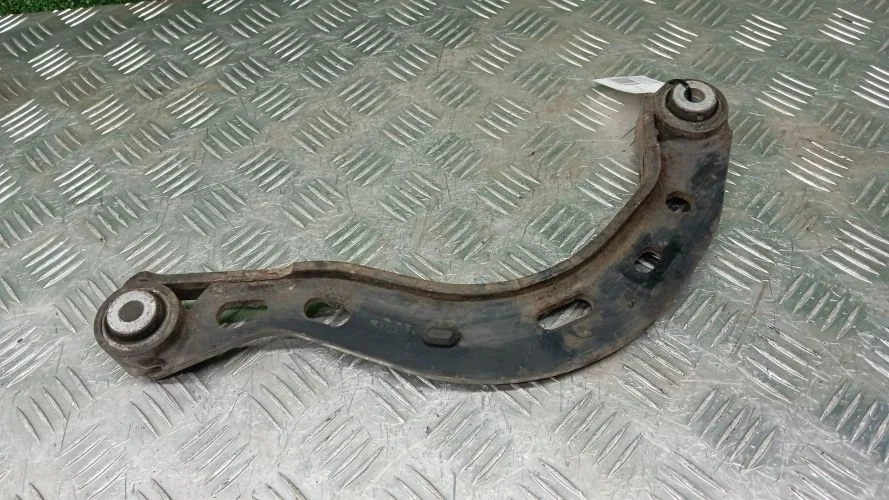 рычаг поперечный Audi CALA 4F2 Audi A6 CALA 4F2 4F0505323K,4F0505323E