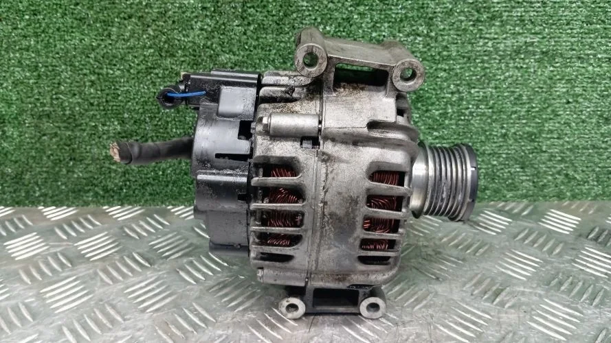 генератор Mercedes-Benz 271860 W204 Mercedes-Benz C-Class 271860 W204 A0009063000,A0141541502