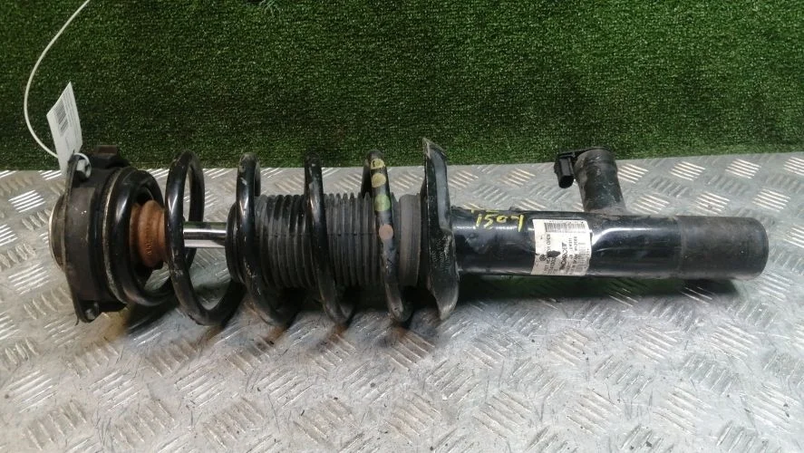 стойка Volkswagen CBBB,CUWA,CBFA 357,358 Volkswagen Passat Cc CBBB,CUWA,CBFA 357.358 3C0413031D,E4604301