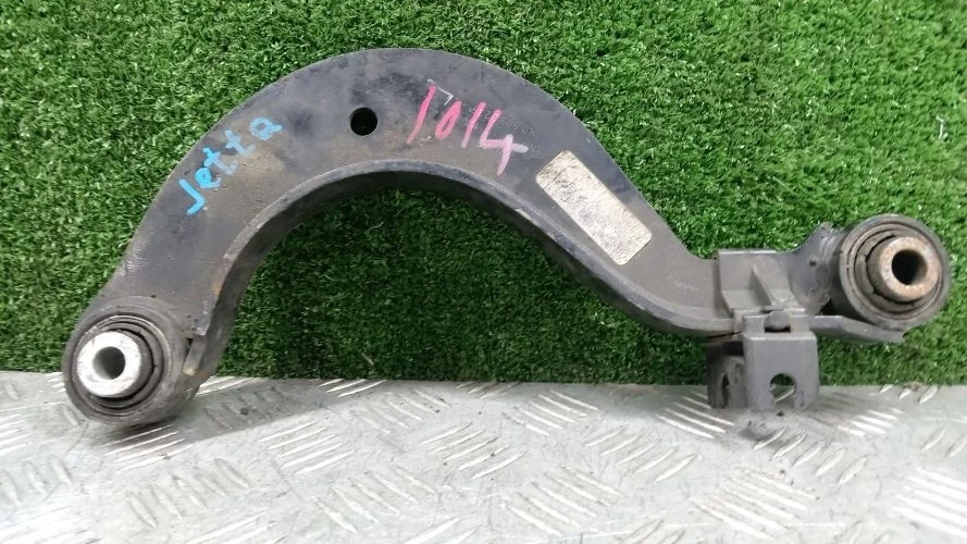 рычаг поперечный Volkswagen CBAB,CCTA,BVY,BPY,CBBB,CFFB,CFF,CUWA 3C2,B6,357,5N1,162,B7,358 Volkswagen Passat,Passat Cc,Tiguan,Jetta CBAB,CCTA,BVY,BPY,CBBB,CFFB,CFF,CUWA 3C2,B6,357,5N1,162,B7,358 1K0505323N,5Q0505323C,505323,500505323D