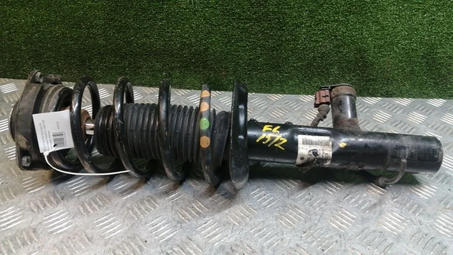 стойка Volkswagen CBBB,CUWA,CBFA 357,358 Volkswagen Passat Cc CBBB,CUWA,CBFA 357.358 3C0413031D,E4604301