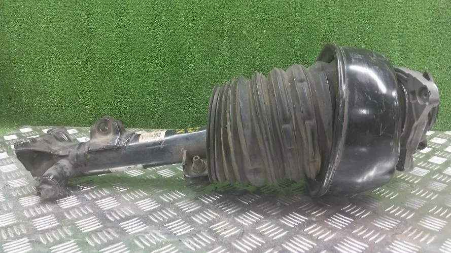 стойка Mercedes-Benz 276952 C218 Mercedes-Benz Cls 350 276952 C218 A2183206513,A2183230800