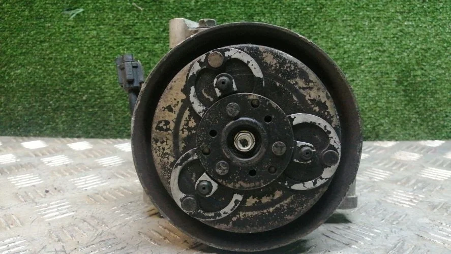 компрессор кондиционера Nissan SR20VET PNT30 Nissan X-Trail SR20VET PNT30 92600-4M415