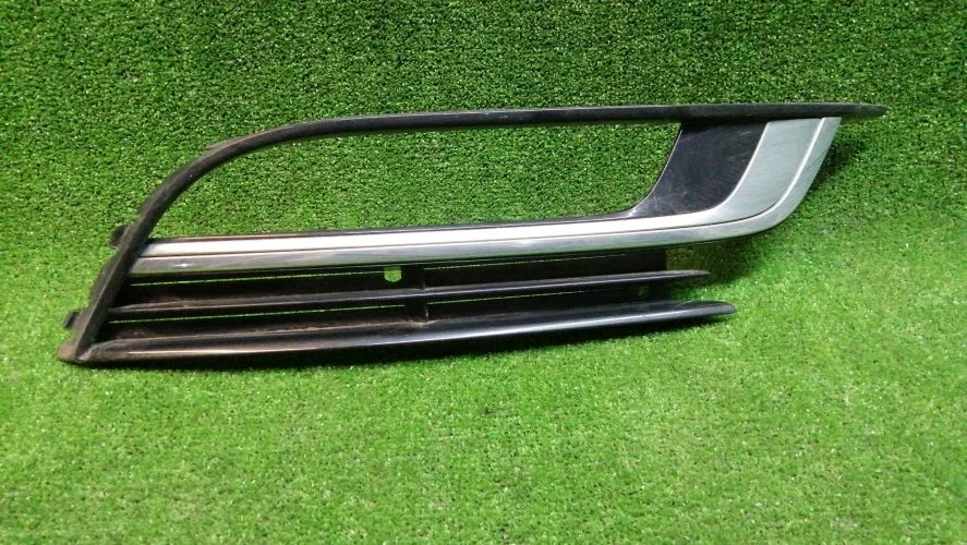 рамка противотуманной фары Volkswagen CFGC,CFGB 357,358,B6 Volkswagen Passat Cc CFGC,CFGB 357,358,B6 3C853666D,3C8854662