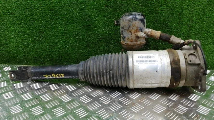 стойка Audi BSB 4E2 Audi A8 BSB 4E2 4E0616001E