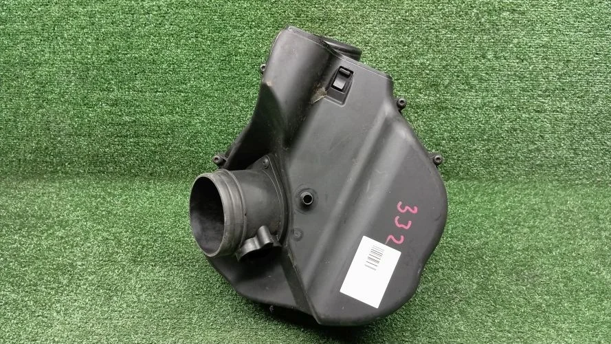 корпус воздушного фильтра Audi CDR 4H2 Audi A8 CDR 4H2 4H0133824L