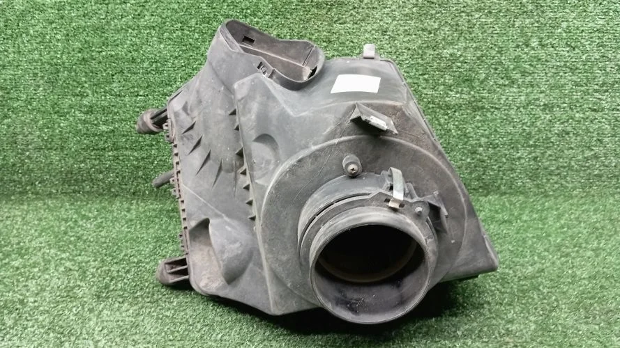 корпус воздушного фильтра Audi BDW 4F2 Audi A6 BDW 4F2 4F0133835E,4F0133835K