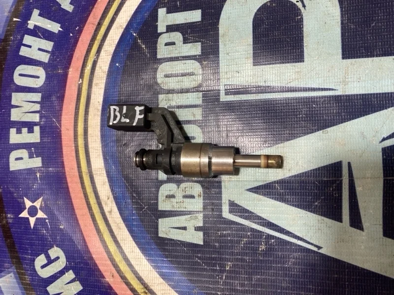 Топливная форсунка Volkswagen Golf 03C906036A BLF