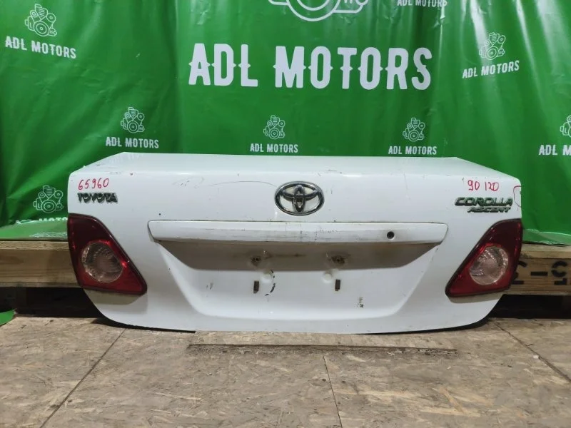 Крышка багажника Toyota Corolla 2006-2012 150