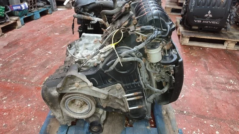 Двигатель Mitsubishi 3.0