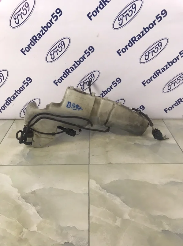 Бачок омывателя Ford Focus 2 2005 1497707 CB4 2.0 (AODA), передний