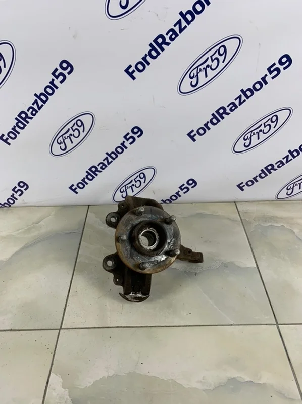 Кулак поворотный Ford Focus 2 2005-2011 1420863 CB4, передний левый
