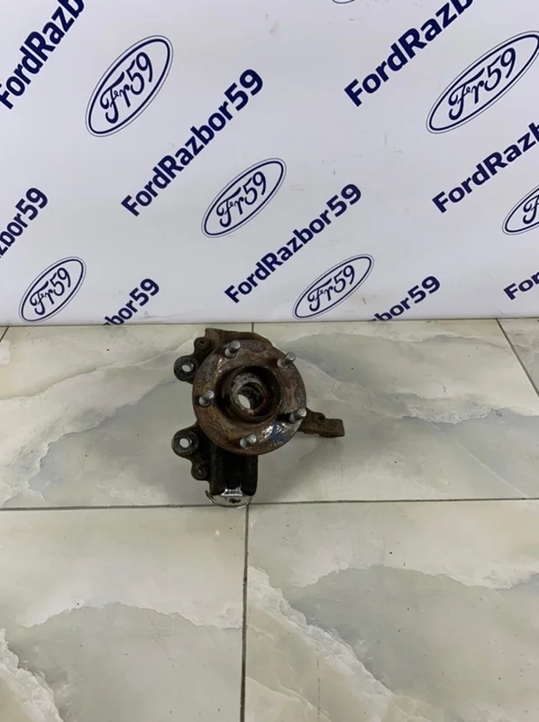 Кулак поворотный Ford Focus 2 2005-2011 1420863 CB4, передний левый