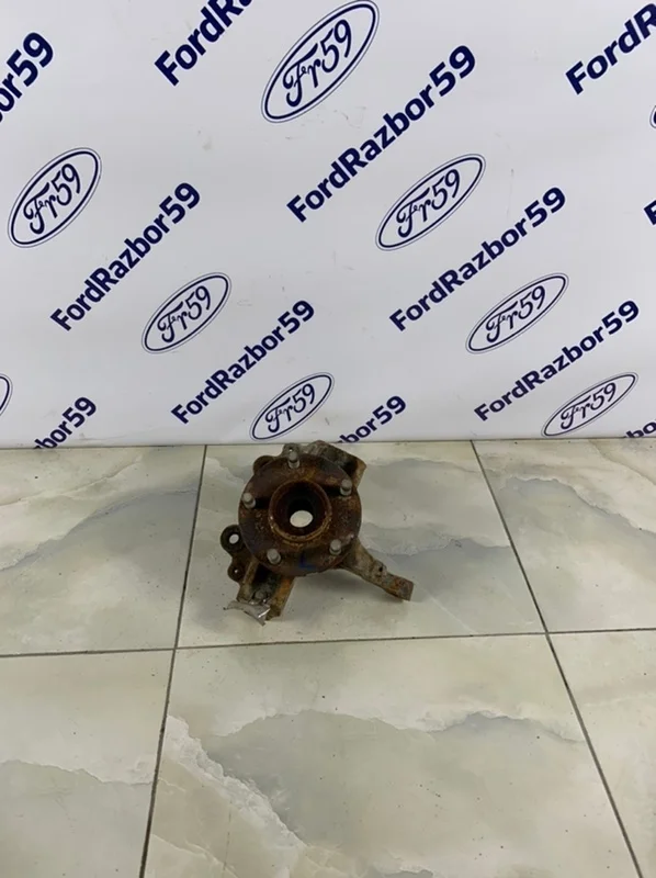 Кулак поворотный Ford Focus 2 2005-2011 1420863 CB4, передний левый