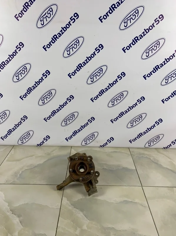 Кулак поворотный Ford Focus 2 2005-2011 1420861 CB4, передний правый