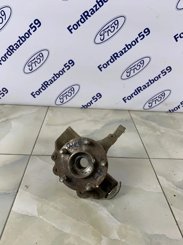 Кулак поворотный Ford Focus 2 2005-2011 1420863 CB4, передний левый