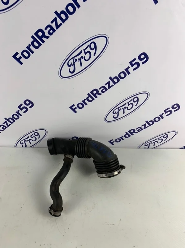 Патрубок воздушного фильтра (гофра) Ford Focus 2 2005-2011 1576660 CB4 1.8 TDCI