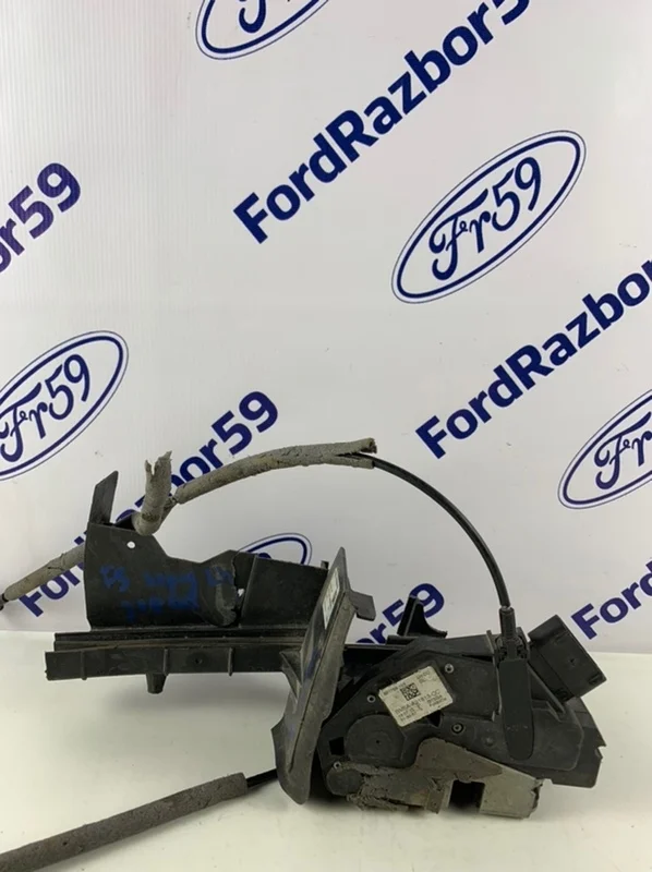 Замок двери Ford Focus 3 2011-2019 2067563 CB8, передний левый