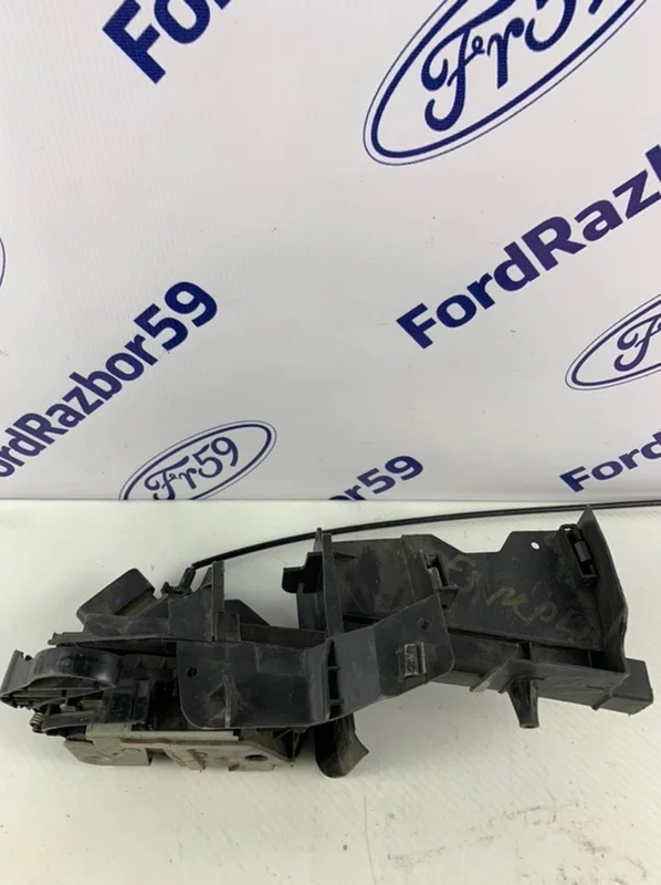 Замок двери Ford Focus 3 2011-2019 2070970 CB8, передний левый