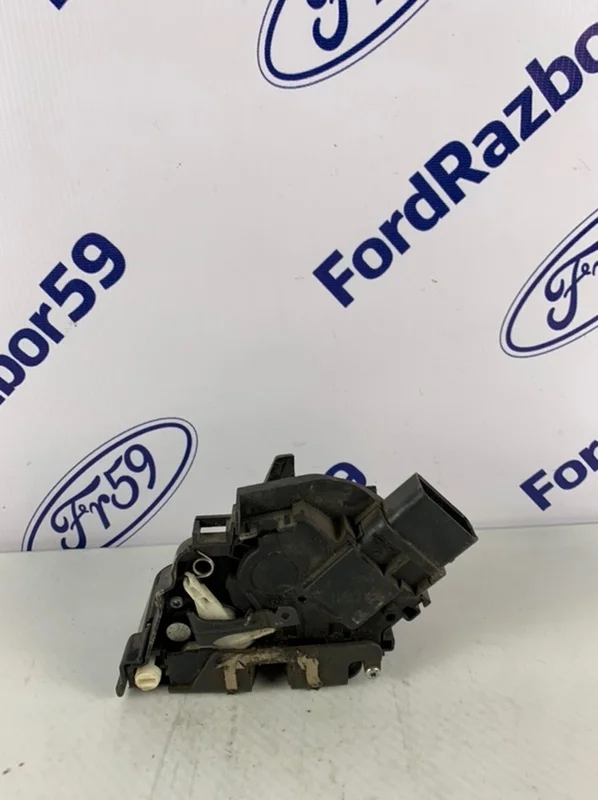 Замок двери Ford Focus 2 2005-2011 4892388 CB4, задний левый