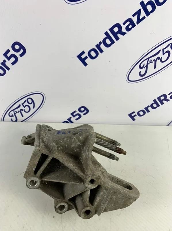 Кронштейн подушки двигателя Ford Fusion 2002-2012 1461299 CBK 1.4-1.6