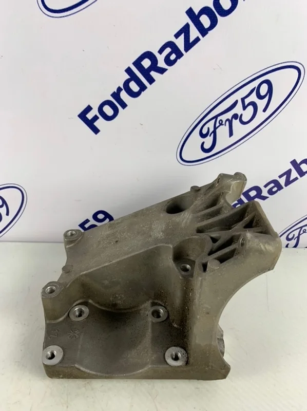Кронштейн компрессора кондиционера Ford Focus 2 2005-2011 1715451 CB4 1.4-1.6