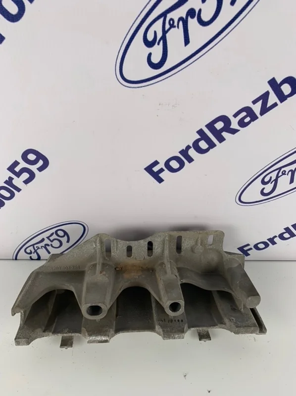 Кронштейн впускного коллектора Nissan Almera 2014 8200503258 G15 1.6 (K4M)