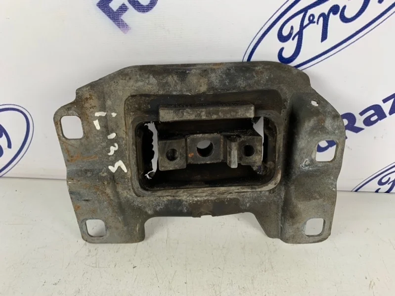 Подушка кпп Ford Focus 2 2009 1798908 CB4 1.8 (QQDB)