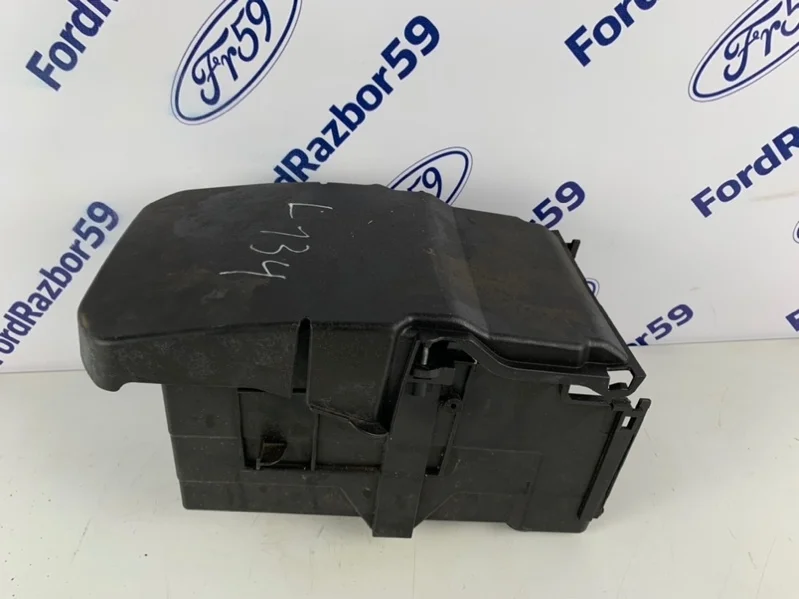 Корпус АКБ Ford Focus 2 2007 1424280 CB4 1.8 (QQDB)