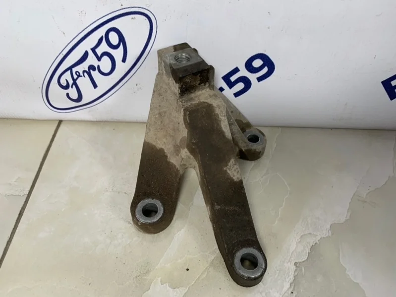 Кронштейн МКПП (Тринога) Ford Focus 3 2011-2019 1326812 CB8 1.6