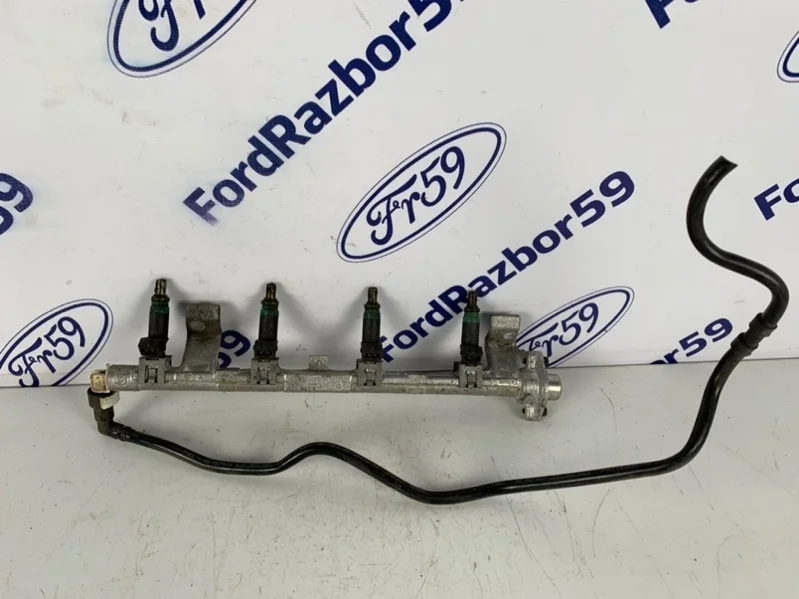 Рампа топливная Ford Focus 2 2005-2011 1306060 CB4 1.6