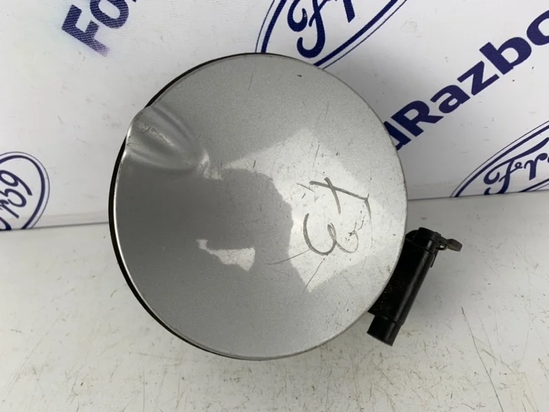 Лючок бензобака с колодцем Ford Focus 3 2011-2015 1746394 CB8