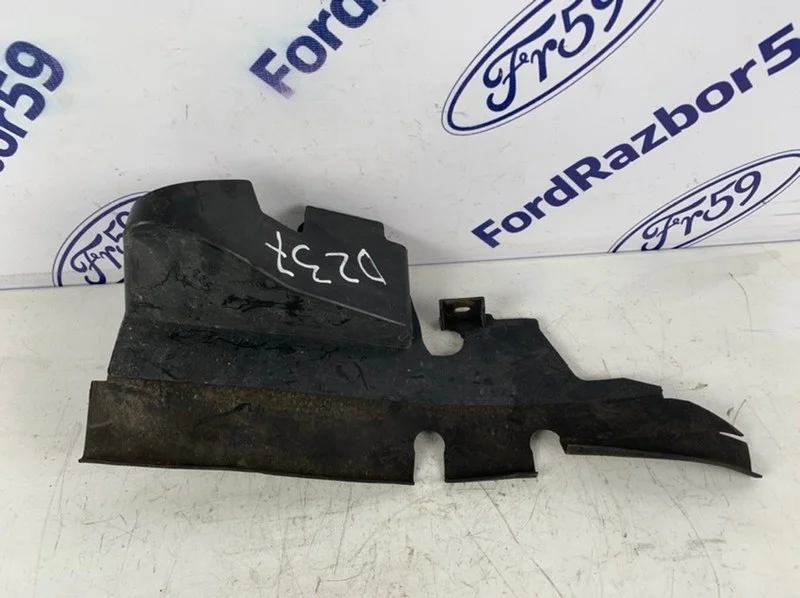Дефлектор радиатора Ford Focus 2 2006 1252552 CB4 1.6 (HWDA), передний левый