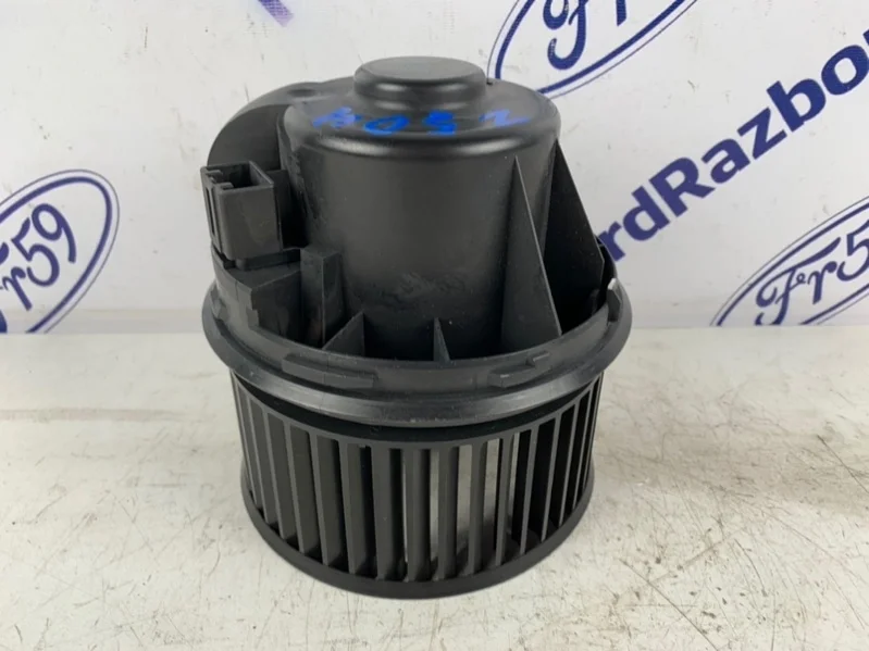 Мотор печки Ford Focus 2 2010 1362641 CB4 2.0 (AODA)