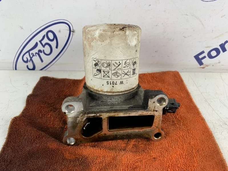 Кронштейн масляного фильтра Ford Focus 2 2005-2011 1124408 CB4 1.8 (QQDB)