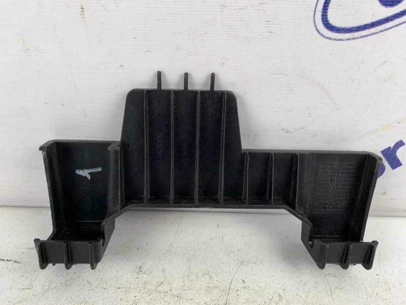 Кронштейн бампера Kia Ceed 2012-2017 86552A2000 JD, передний