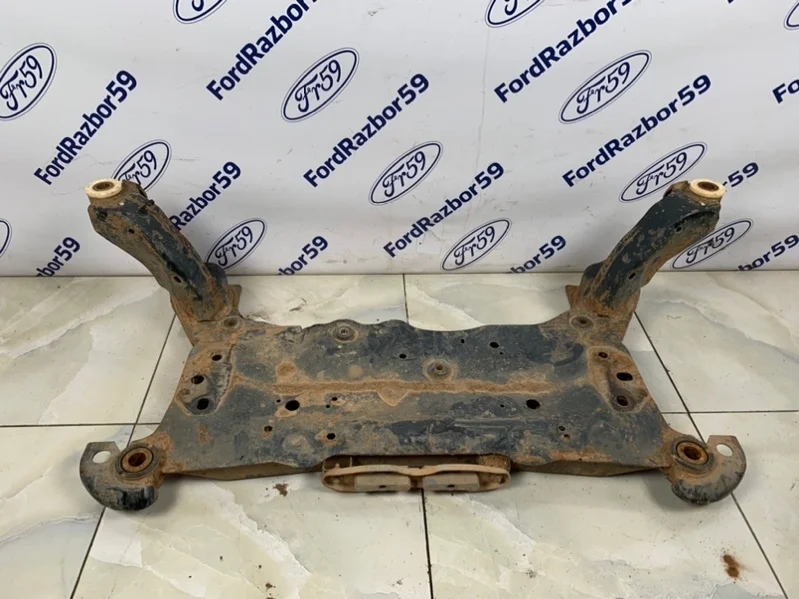 Подрамник Ford Focus 3 2011-2015 2207173 CB8, передний