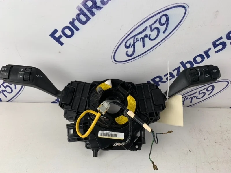 Блок подрулевых переключателей Ford C-Max 2007 1763646 C214 1.6 (SHDA)