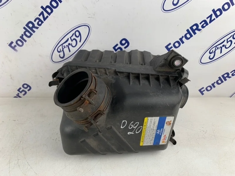 Корпус воздушного фильтра Hyundai Tucson 2009 281122E000 JM 2.0 (G4GC)