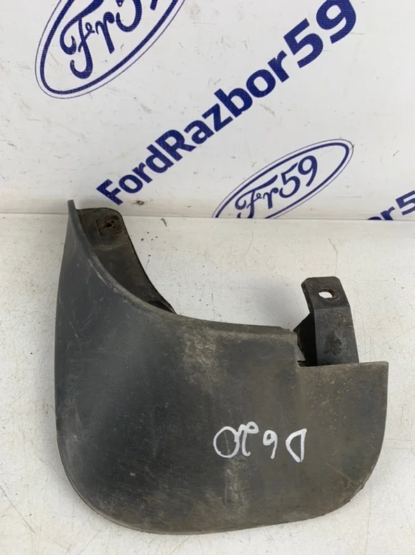 Брызговик Hyundai Tucson 2009 868312E010 JM 2.0 (G4GC), передний левый