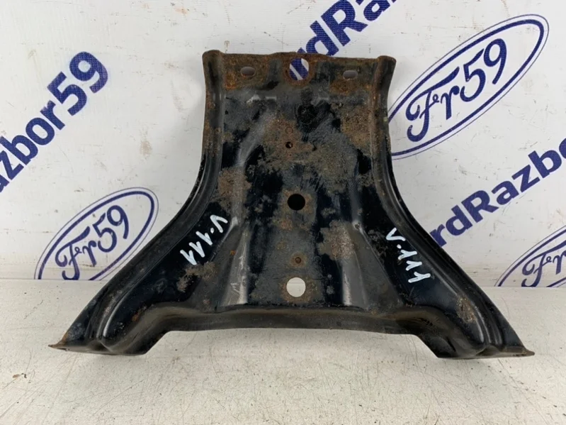 Кронштейн замка капота Suzuki Grand Vitara 2007 8212065J01 JT 2.0 (J20A)