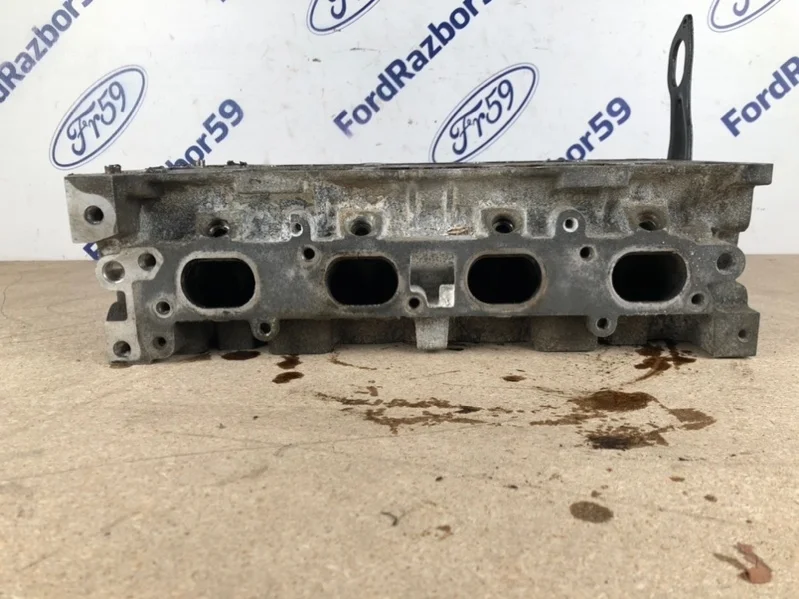 Головка блока цилиндров Ford Focus 3 2011-2019 1481576 CB8 1.6