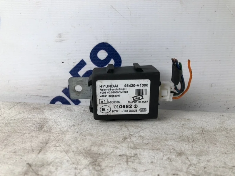 Блок иммобилайзера Kia Sportage 2005 95420H1000 JE 2.0 (G4GC)