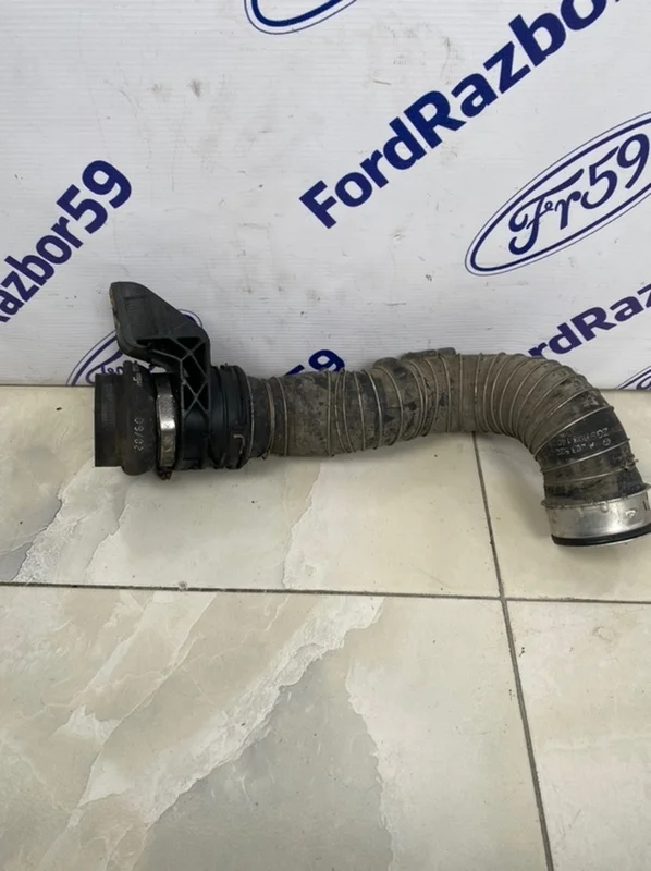 Патрубок интеркулера Mercedes-Benz C-Class 2000-2004 A2035282682 W203