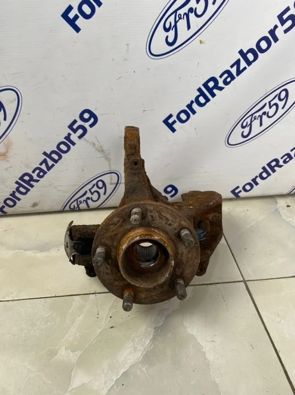 Кулак поворотный Ford Focus 2 2008 1420861 CB4 1.8 (QQDB), передний правый