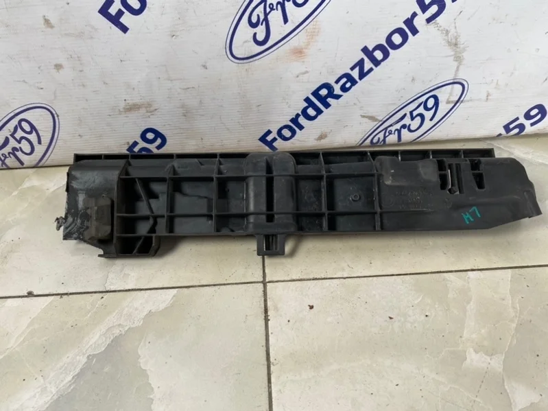 Дефлектор радиатора Bmw 3-Series 2005-2008 17107524912 E90, передний левый