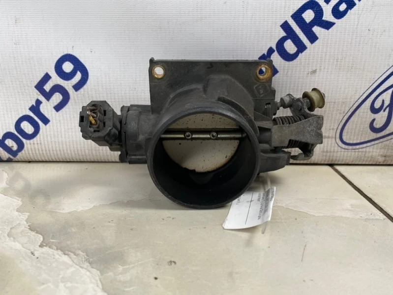 Дроссельная заслонка Ford Mondeo 3 2005 1720737 B4Y 2.0 (CJBA)