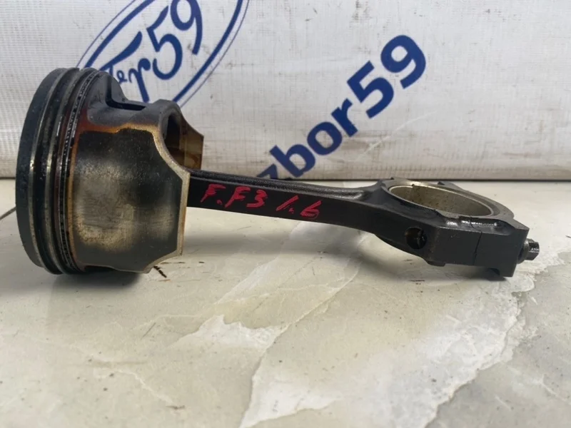 Поршень Ford Focus 3 2011-2015 1739149 CB8 1.6